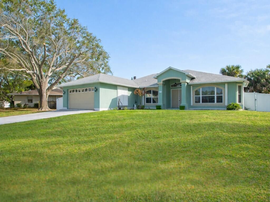 492 Biscayne Lane, Sebastian, FL 32958 Photo