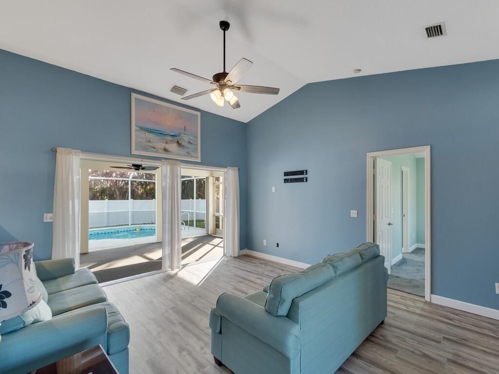 492 Biscayne Lane, Sebastian, FL 32958 Photo