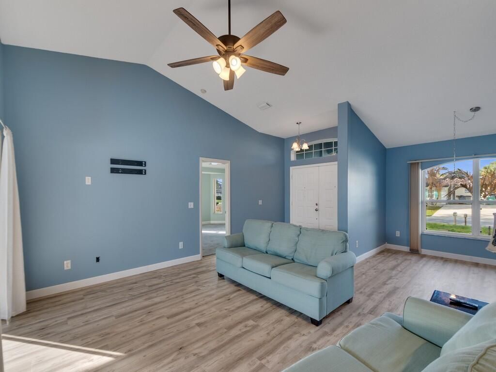 492 Biscayne Lane, Sebastian, FL 32958 Photo