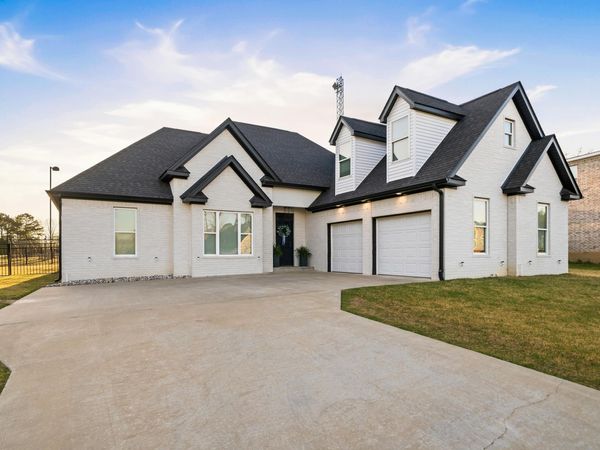 303 BLUE BELL Court, Hot Springs, AR 71901