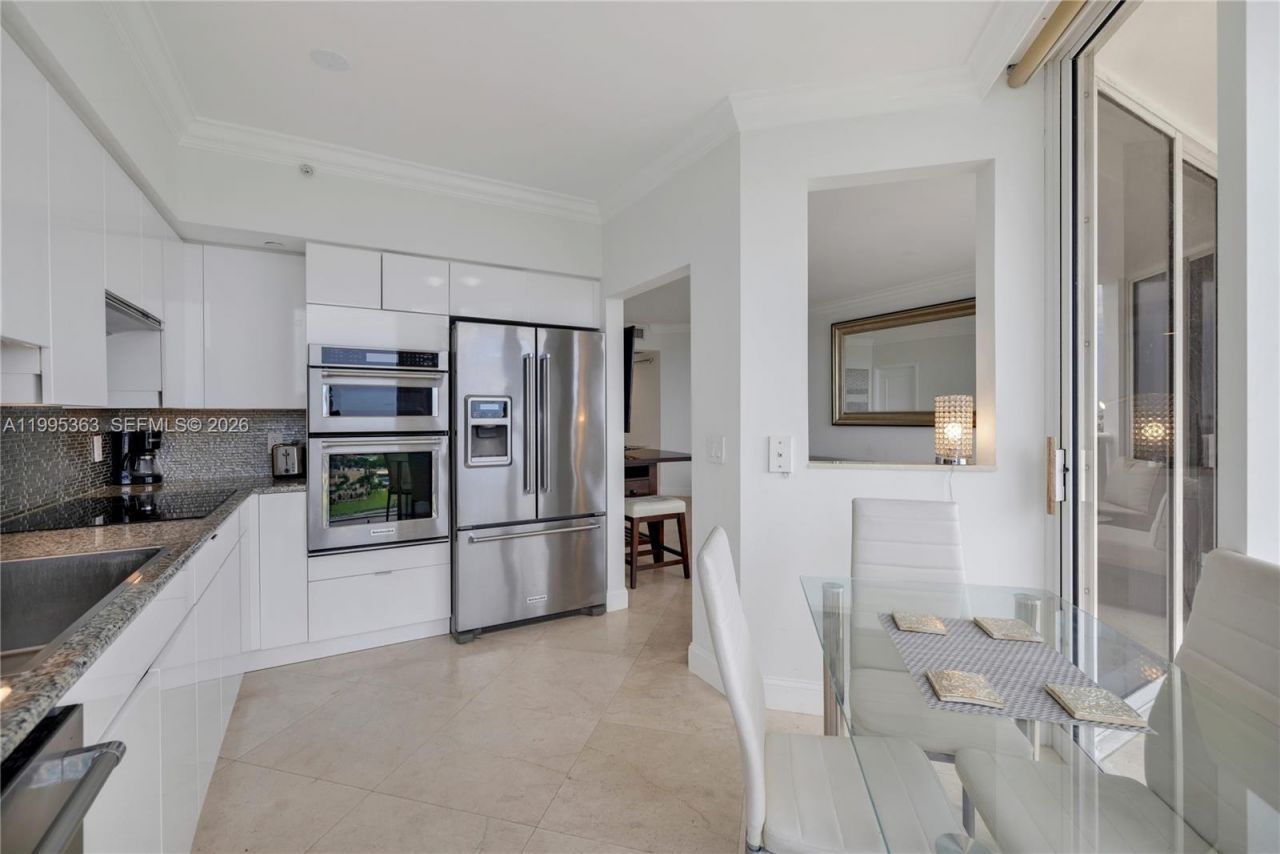 4779 Collins Ave , Unit 1706, Miami Beach, FL 33140 Photo