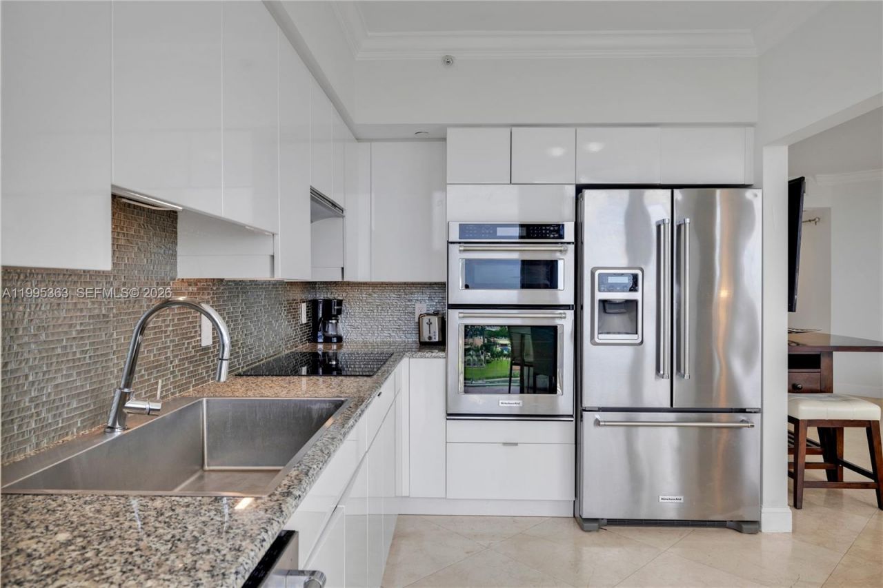 4779 Collins Ave , Unit 1706, Miami Beach, FL 33140 Photo