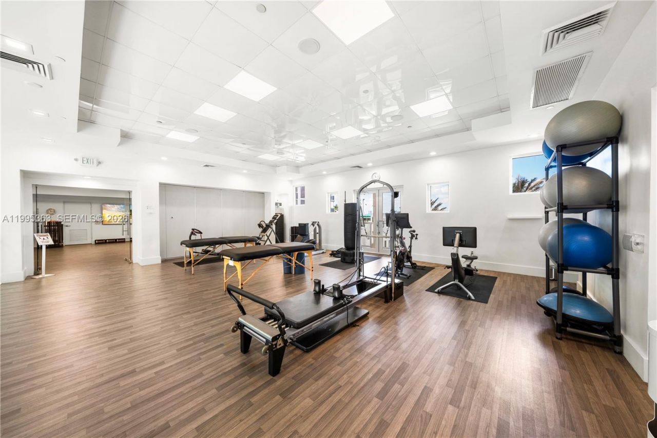 4779 Collins Ave, Unit 1706, Miami Beach, FL 33140 Photo
