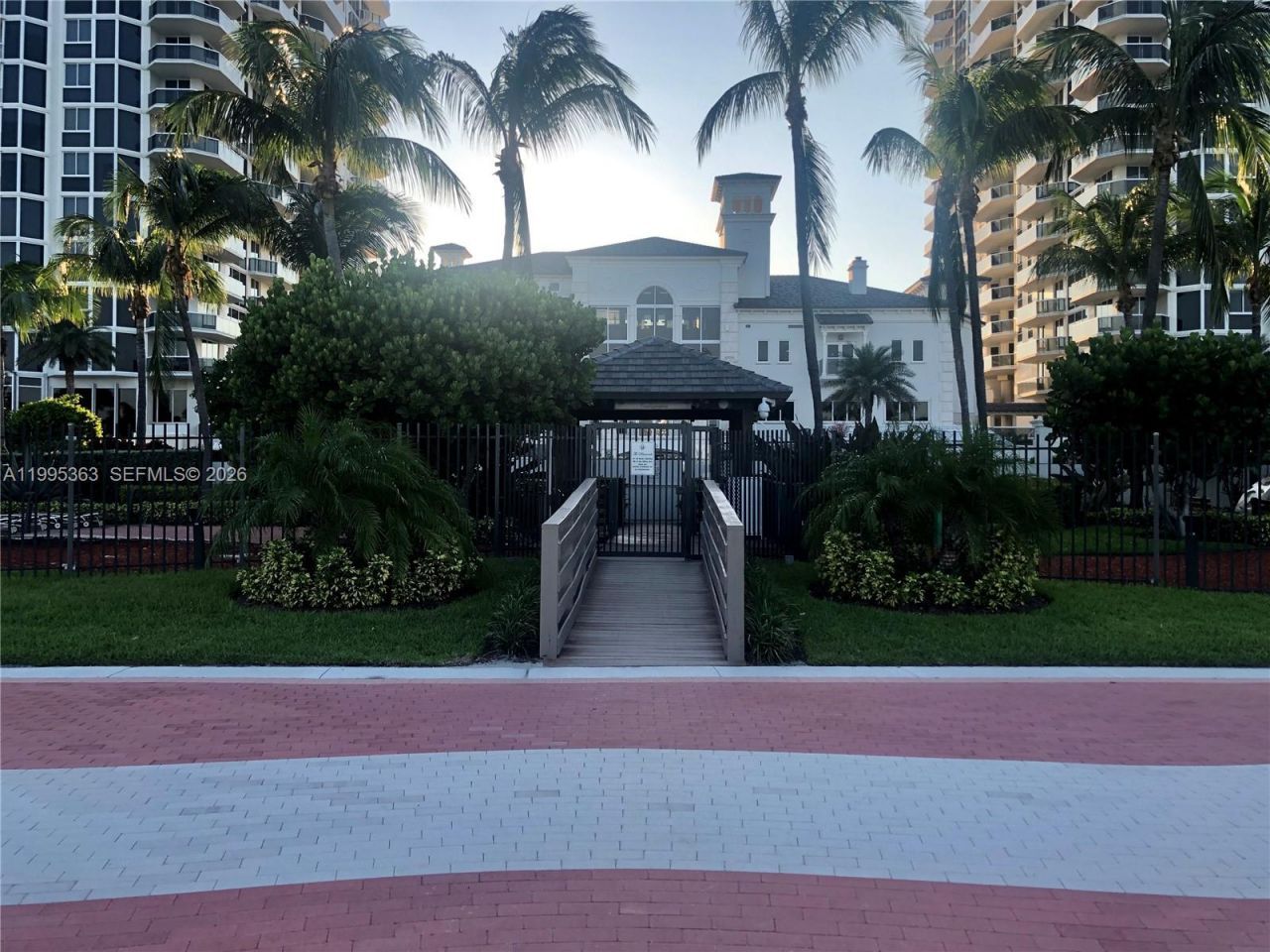 4779 Collins Ave, Unit 1706, Miami Beach, FL 33140 Photo