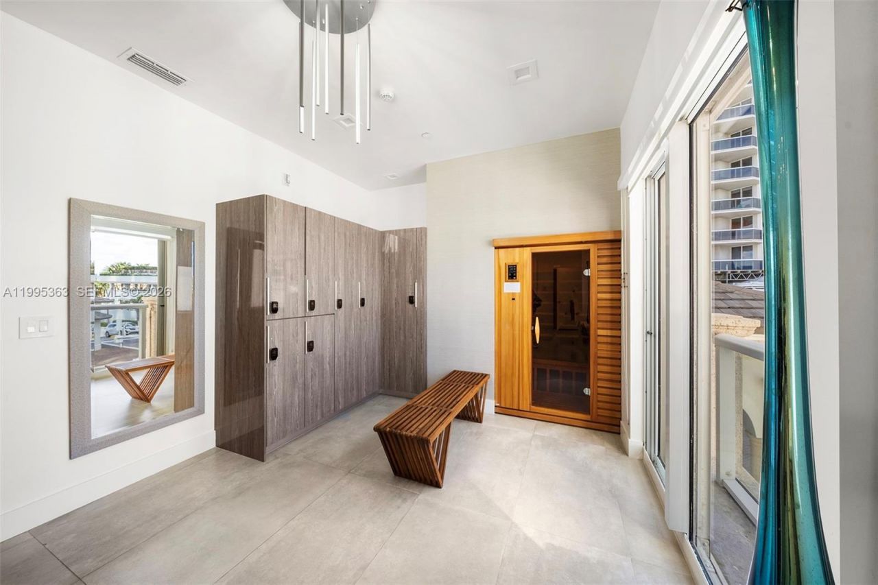 4779 Collins Ave, Unit 1706, Miami Beach, FL 33140 Photo