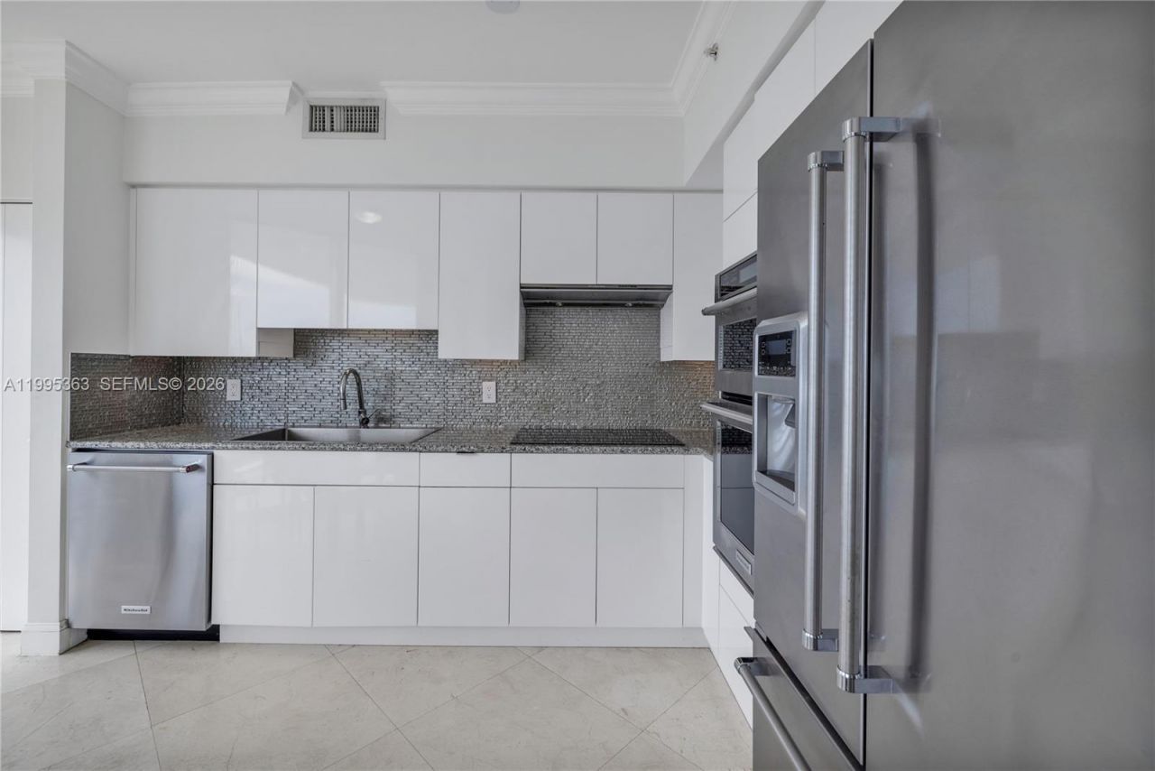 4779 Collins Ave, Unit 1706, Miami Beach, FL 33140 Photo
