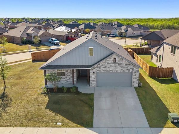 1 Covey Lane , Sanger, TX 76266