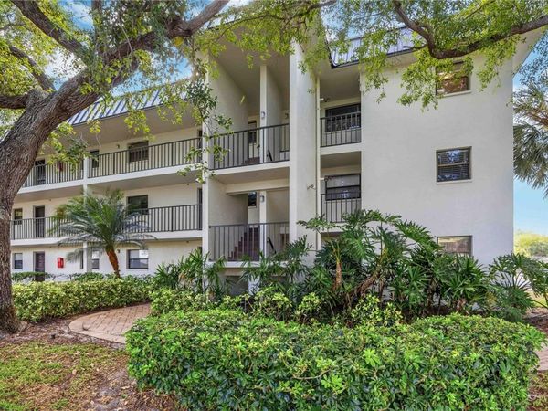 104 CAPRI ISLES BOULEVARD, Unit 301, VENICE, FL 34292