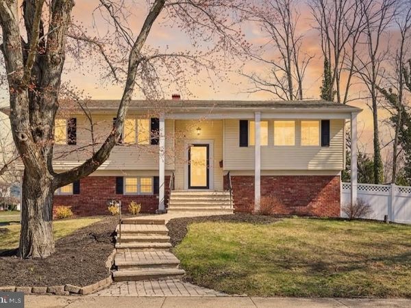 6 RYDAL DR, LAWRENCEVILLE, NJ 08648