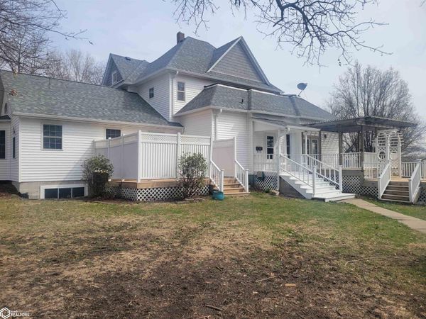 207 W Jackson Street, Mount Ayr, IA 50854