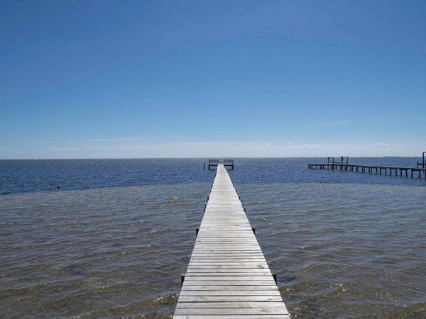 1817 E Smugglers Cove Drive, Gulf Breeze, FL 32563