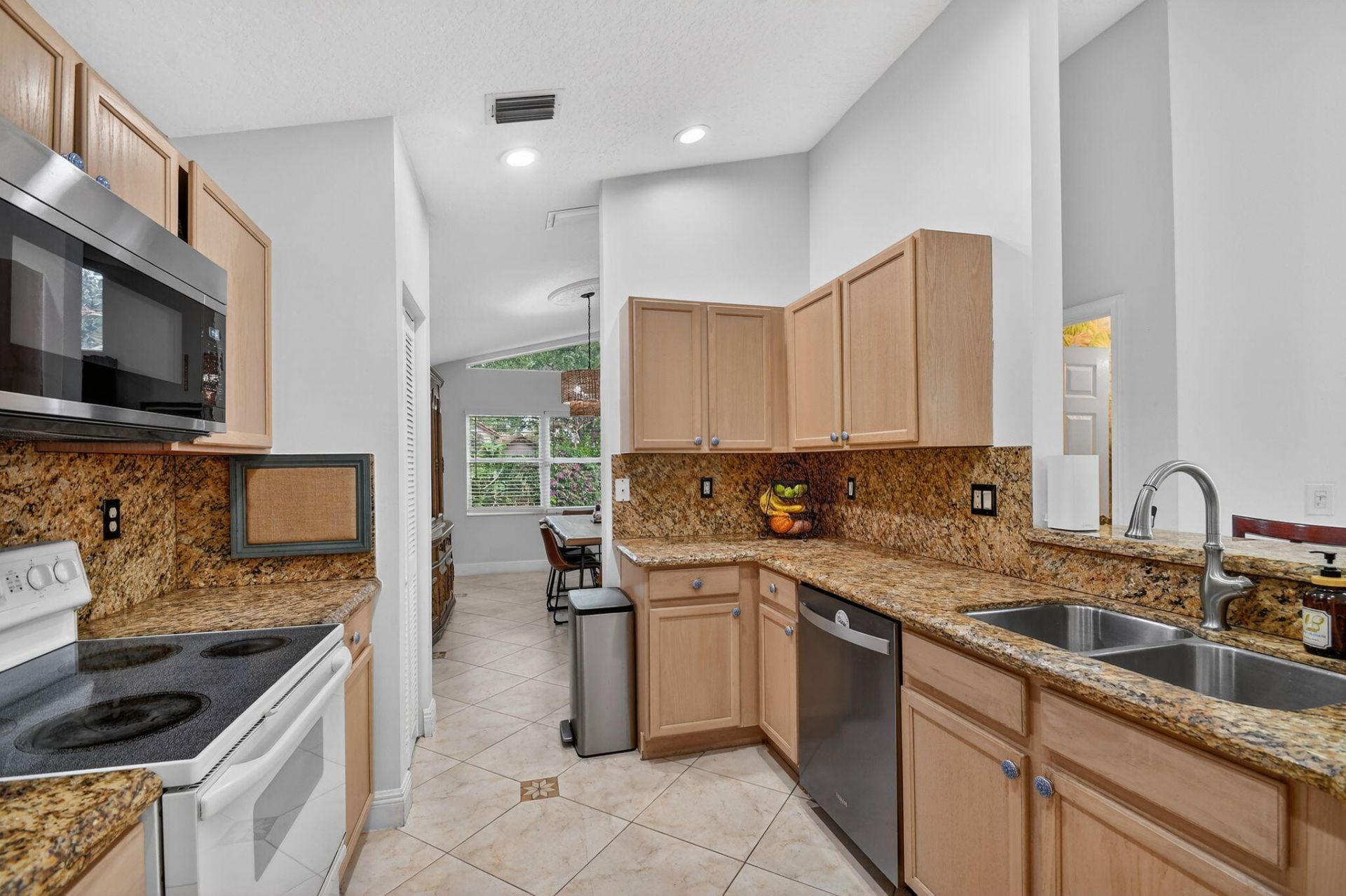 2769 Pointe Circle, Greenacres, FL 33413 Photo