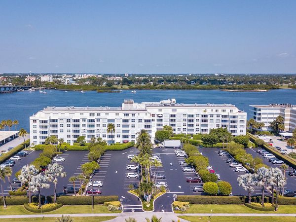 2840 S Ocean Boulevard, Unit 1090, Palm Beach, FL 33480