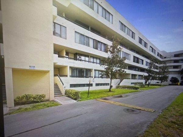 1401 S Federal Highway, Unit 102, Boca Raton, FL 33432