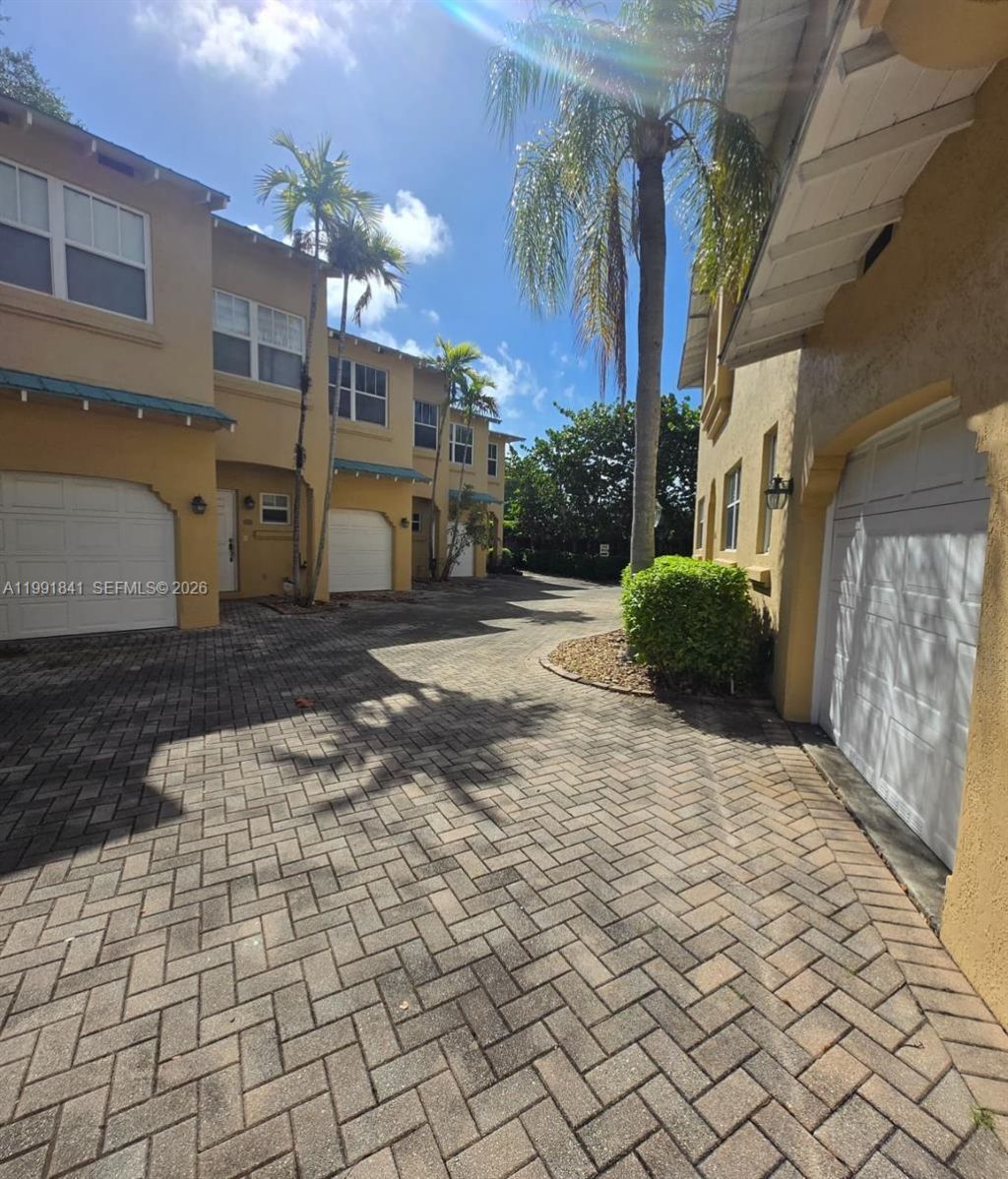 806 SE 14th St, Unit 806, Fort Lauderdale, FL 33316 Photo