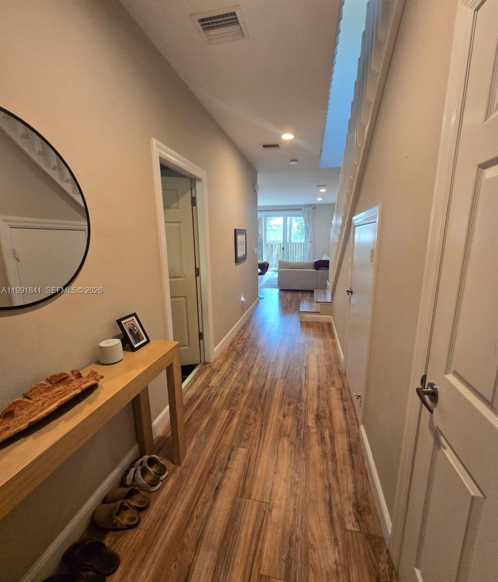 806 SE 14th St, Unit 806, Fort Lauderdale, FL 33316 Photo