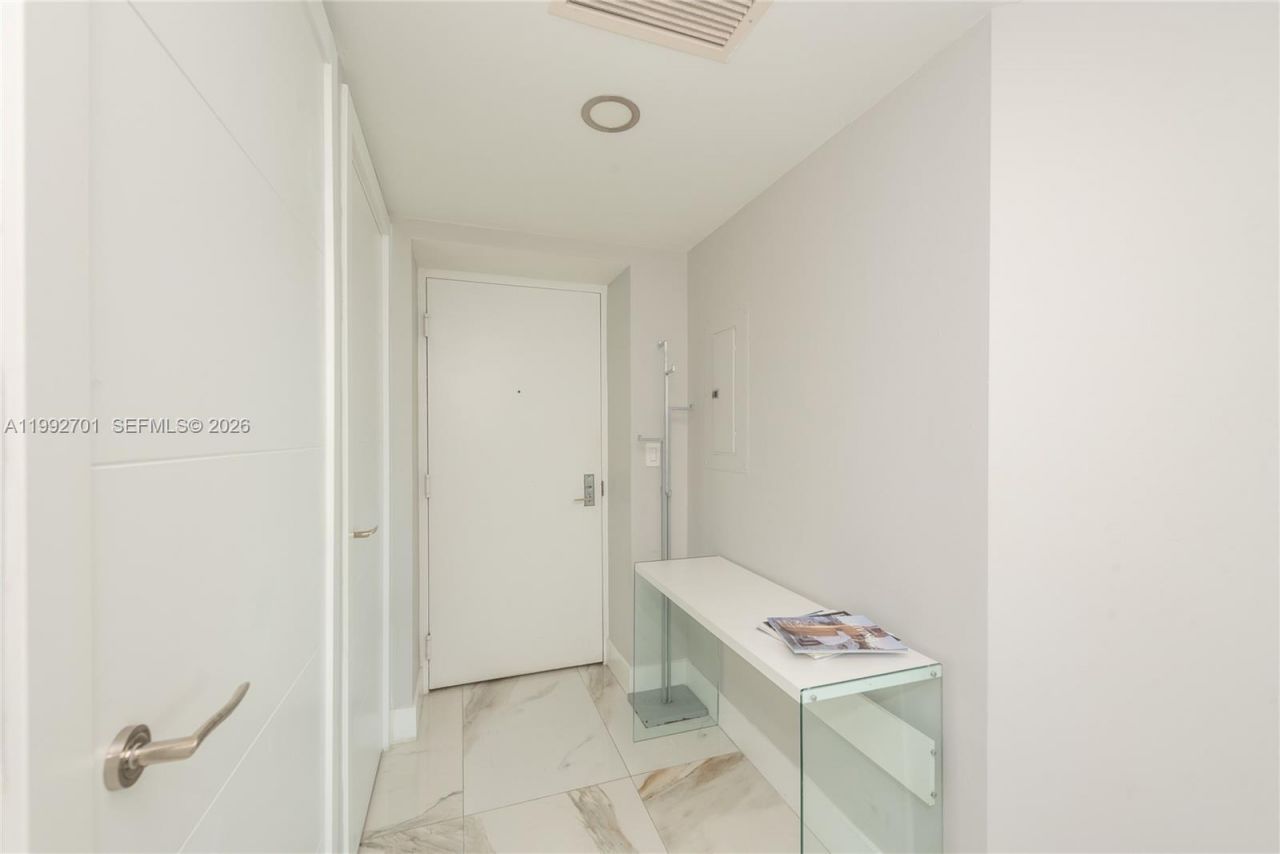 55 SE 6 St, Unit 1207, Miami, FL 33131 Photo