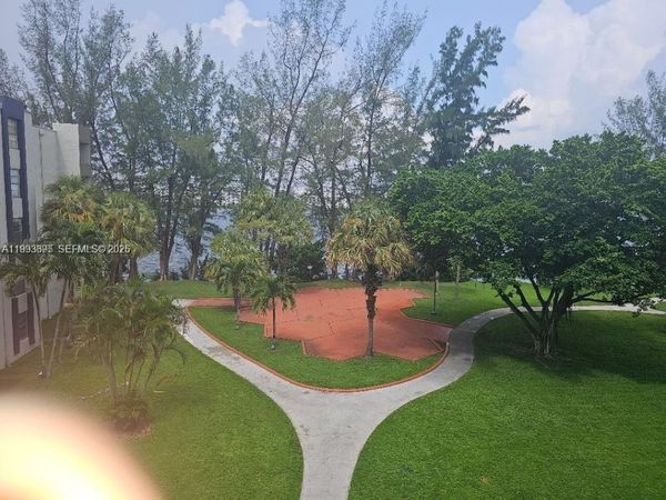 10000 NW 80th Ct, Unit 2415, Hialeah Gardens, FL 33016