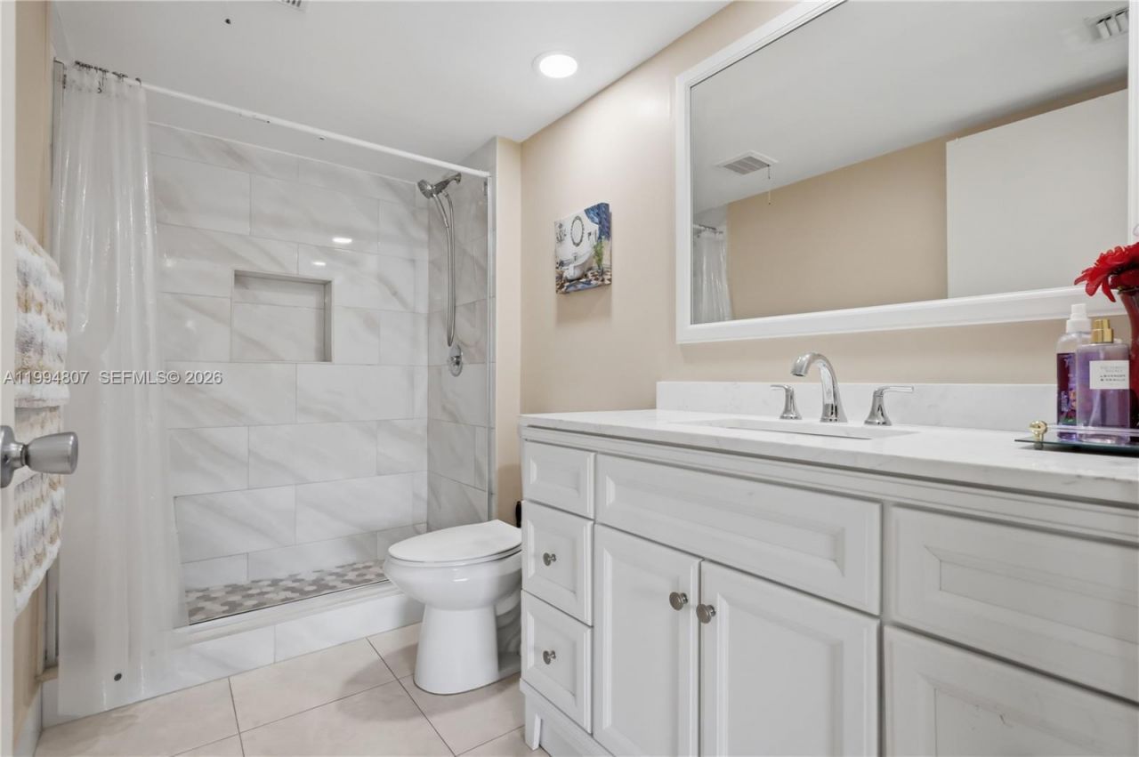 13705 SW 12th St, Unit 202B, Pembroke Pines, FL 33027 Photo