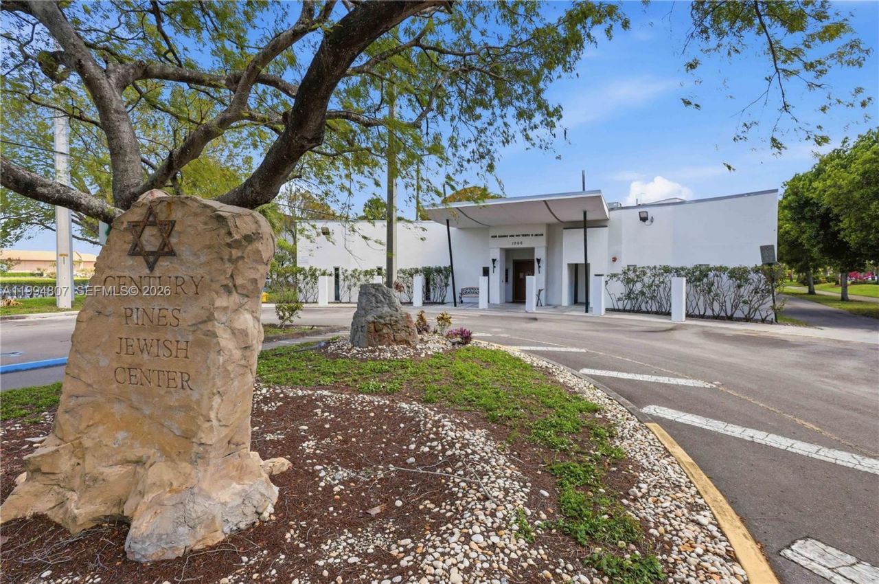 13705 SW 12th St, Unit 202B, Pembroke Pines, FL 33027 Photo