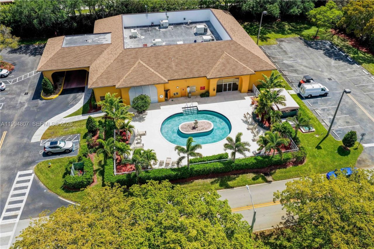 13705 SW 12th St, Unit 202B, Pembroke Pines, FL 33027 Photo