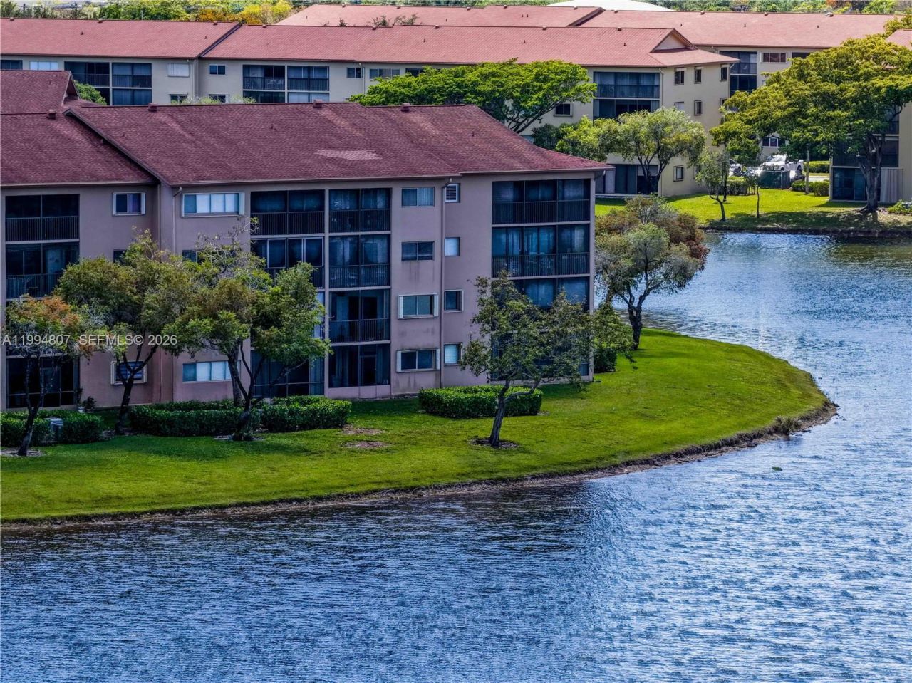 13705 SW 12th St, Unit 202B, Pembroke Pines, FL 33027 Photo