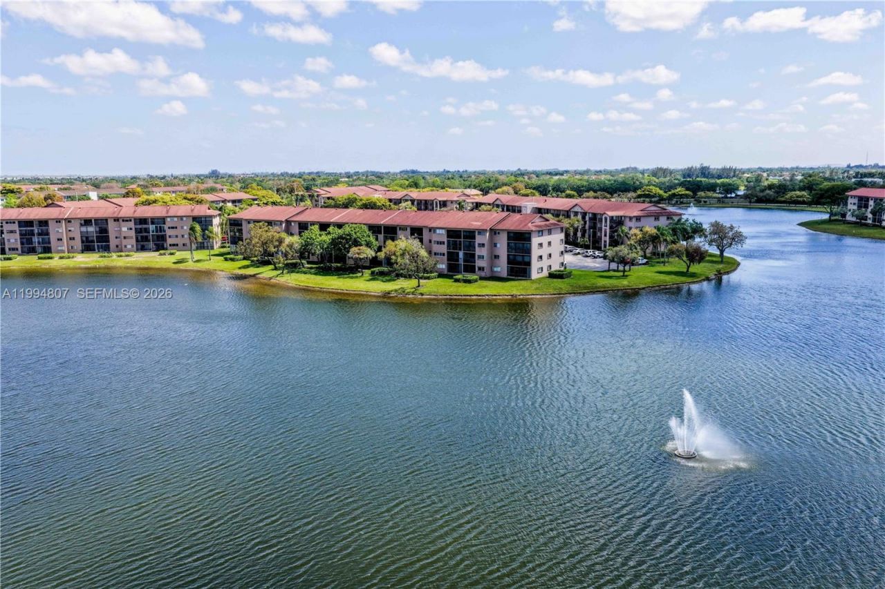 13705 SW 12th St, Unit 202B, Pembroke Pines, FL 33027 Photo