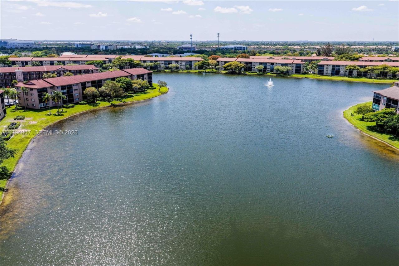 13705 SW 12th St, Unit 202B, Pembroke Pines, FL 33027 Photo