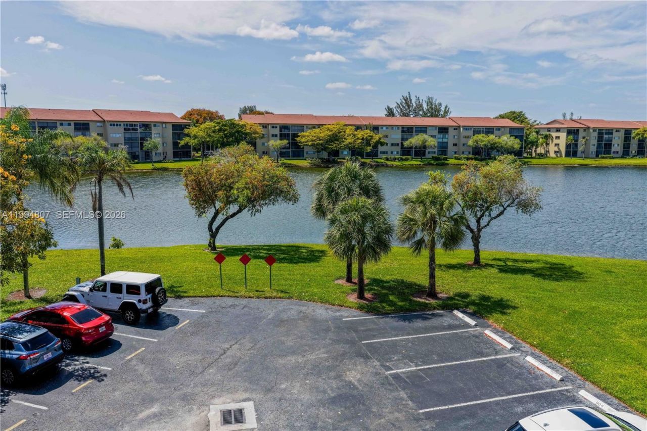 13705 SW 12th St, Unit 202B, Pembroke Pines, FL 33027 Photo