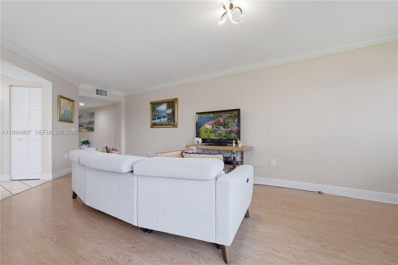 13705 SW 12th St, Unit 202B, Pembroke Pines, FL 33027 Photo