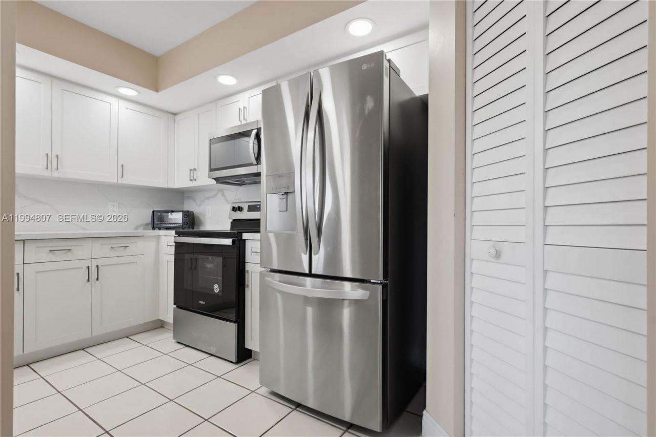 13705 SW 12th St, Unit 202B, Pembroke Pines, FL 33027 Photo