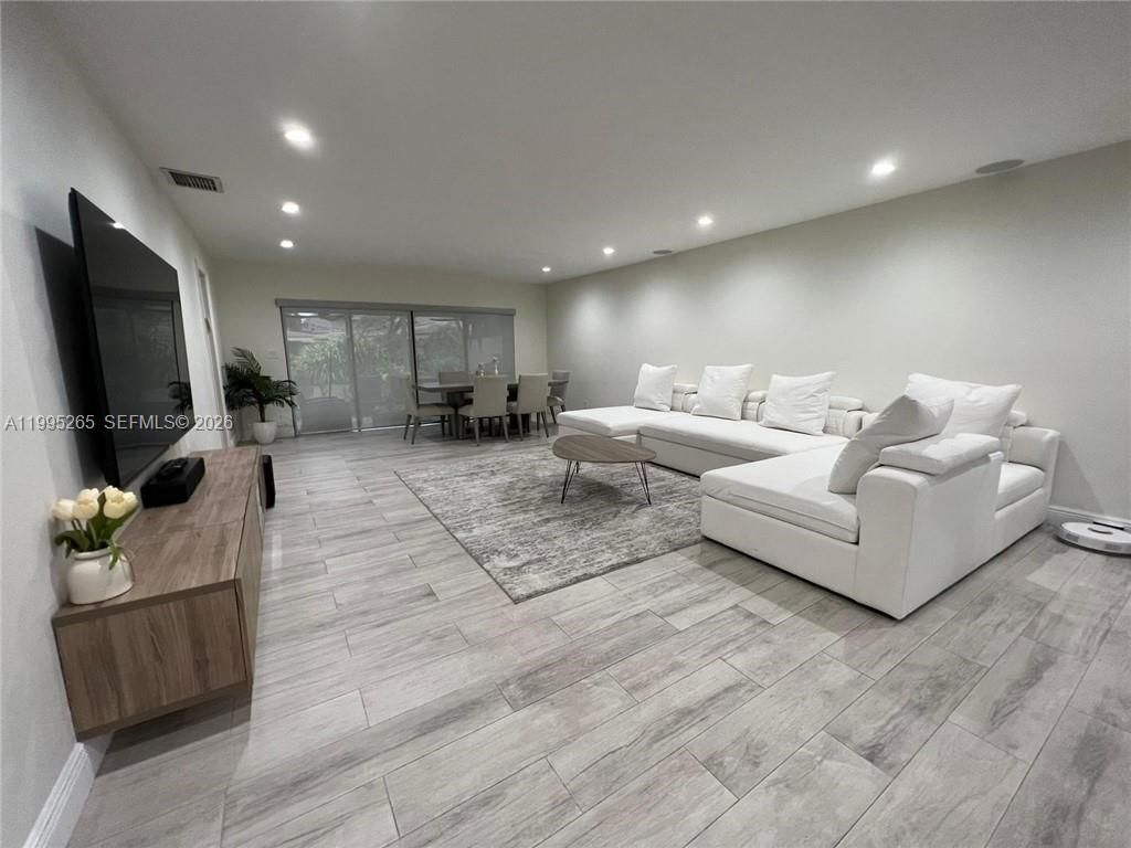 307 Bonnie Brae Way , Unit 26, Hollywood, FL 33021 Photo