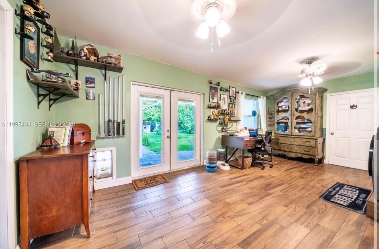 6890 SW 57th St, Davie, FL 33314 Photo