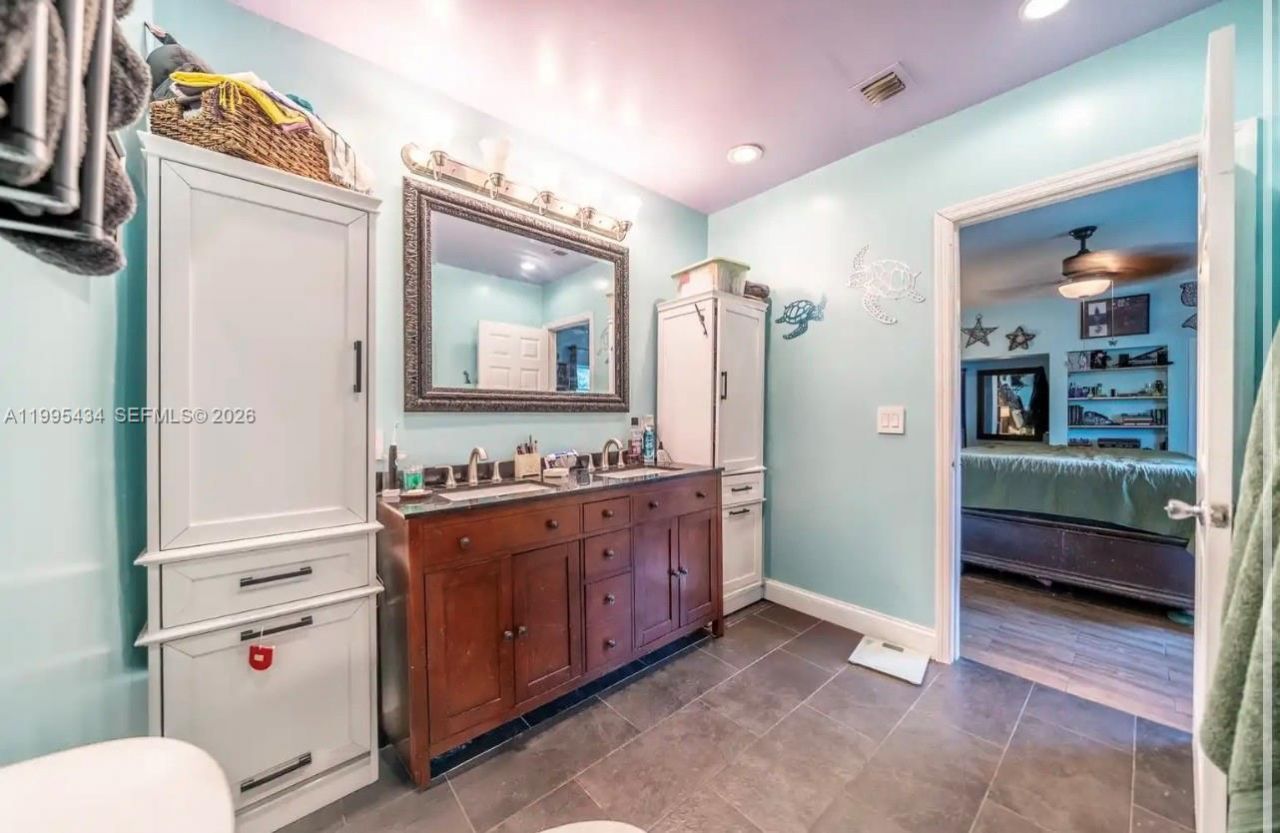 6890 SW 57th St, Davie, FL 33314 Photo