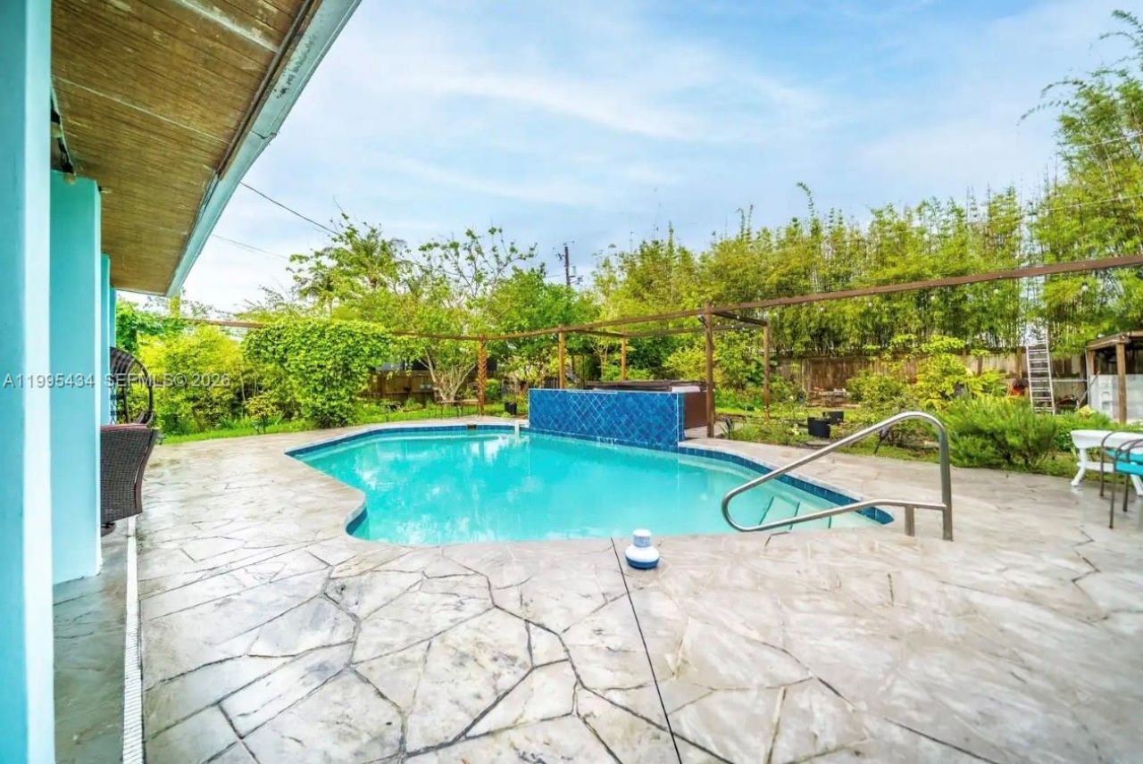 6890 SW 57th St, Davie, FL 33314 Photo