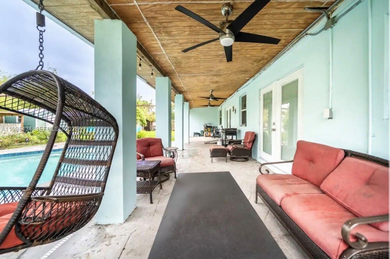 6890 SW 57th St, Davie, FL 33314 Photo