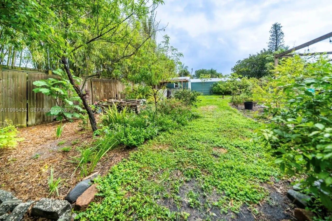 6890 SW 57th St, Davie, FL 33314 Photo