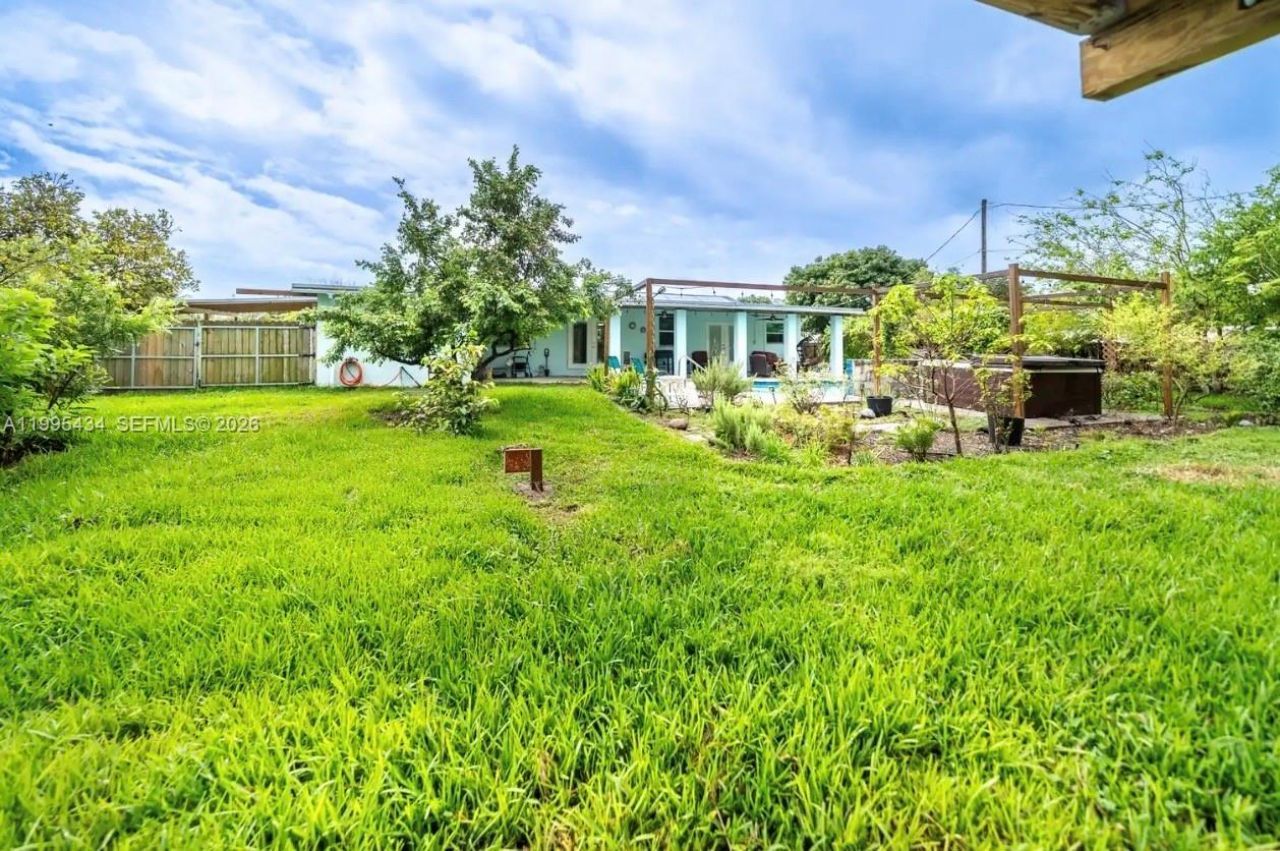 6890 SW 57th St, Davie, FL 33314 Photo