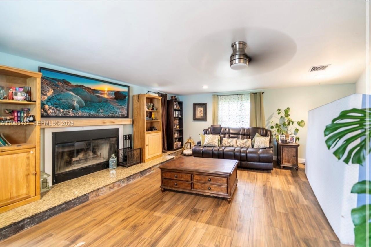 6890 SW 57th St, Davie, FL 33314 Photo