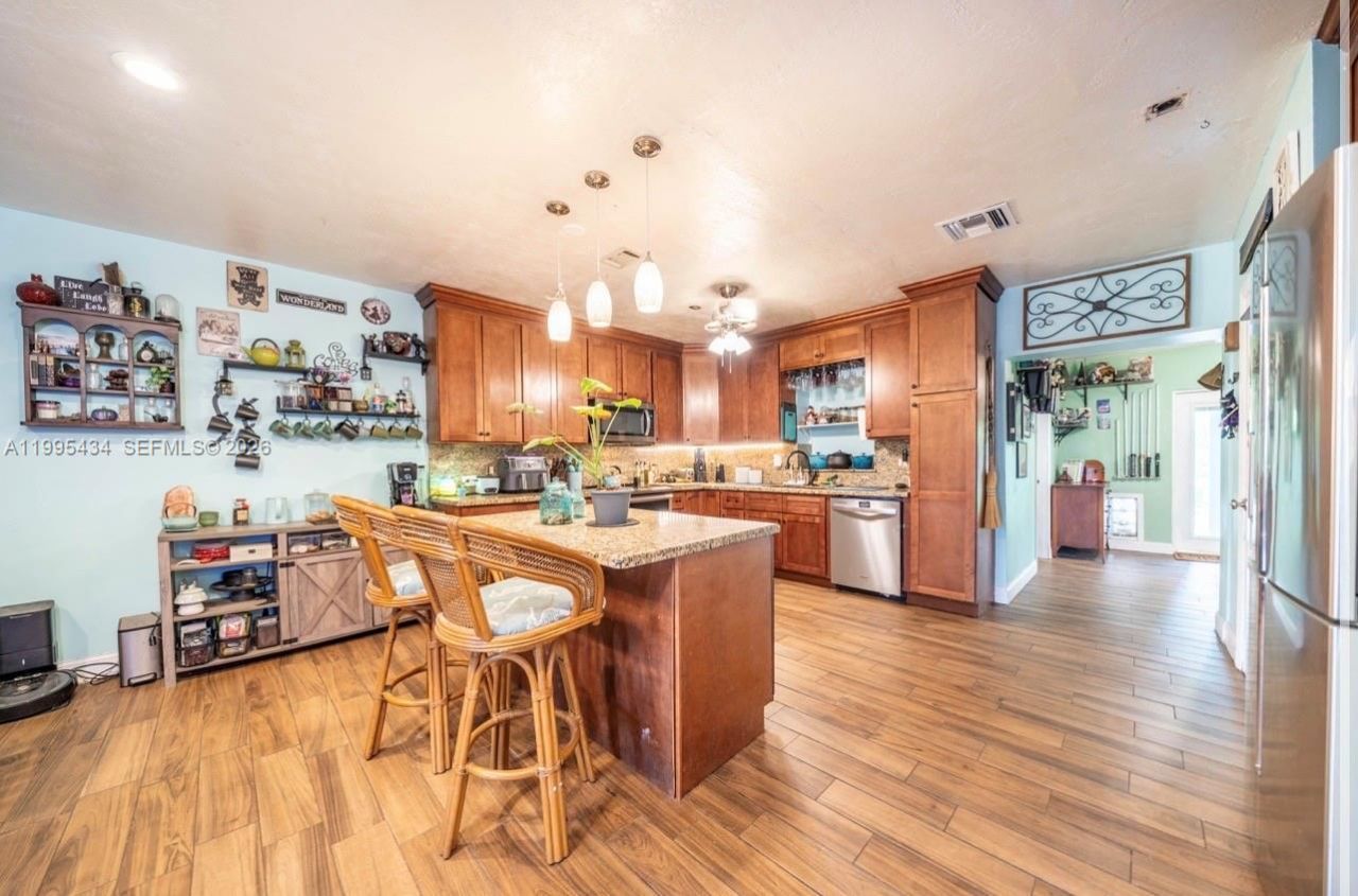 6890 SW 57th St, Davie, FL 33314 Photo