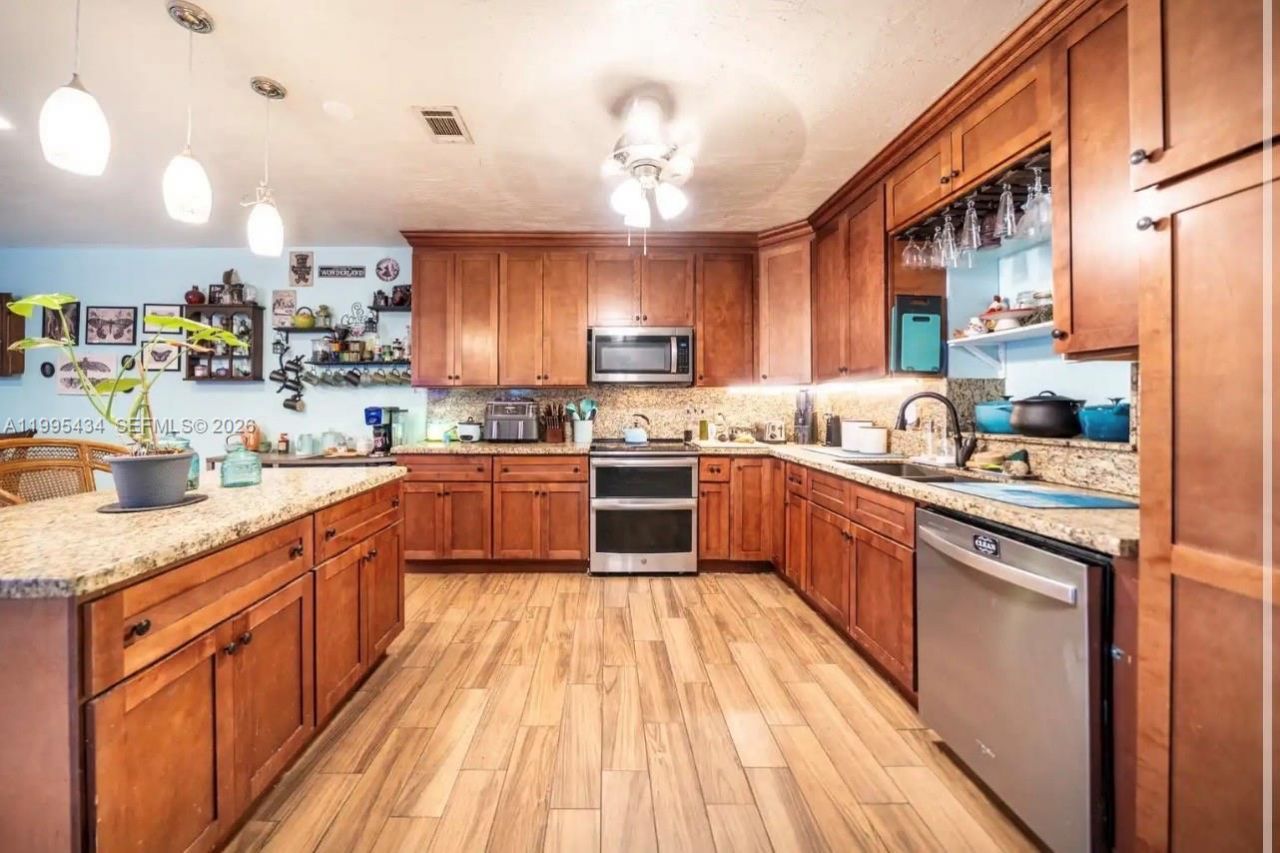 6890 SW 57th St, Davie, FL 33314 Photo