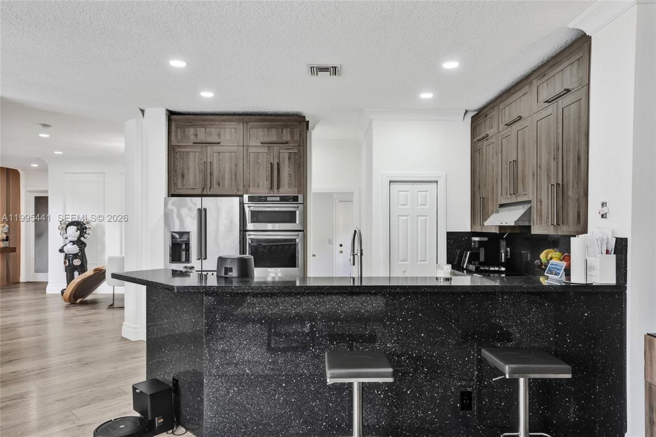 16180 SW 14th St, Pembroke Pines, FL 33027 Photo