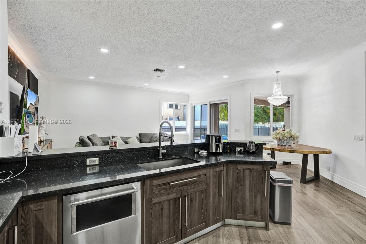 16180 SW 14th St, Pembroke Pines, FL 33027 Photo