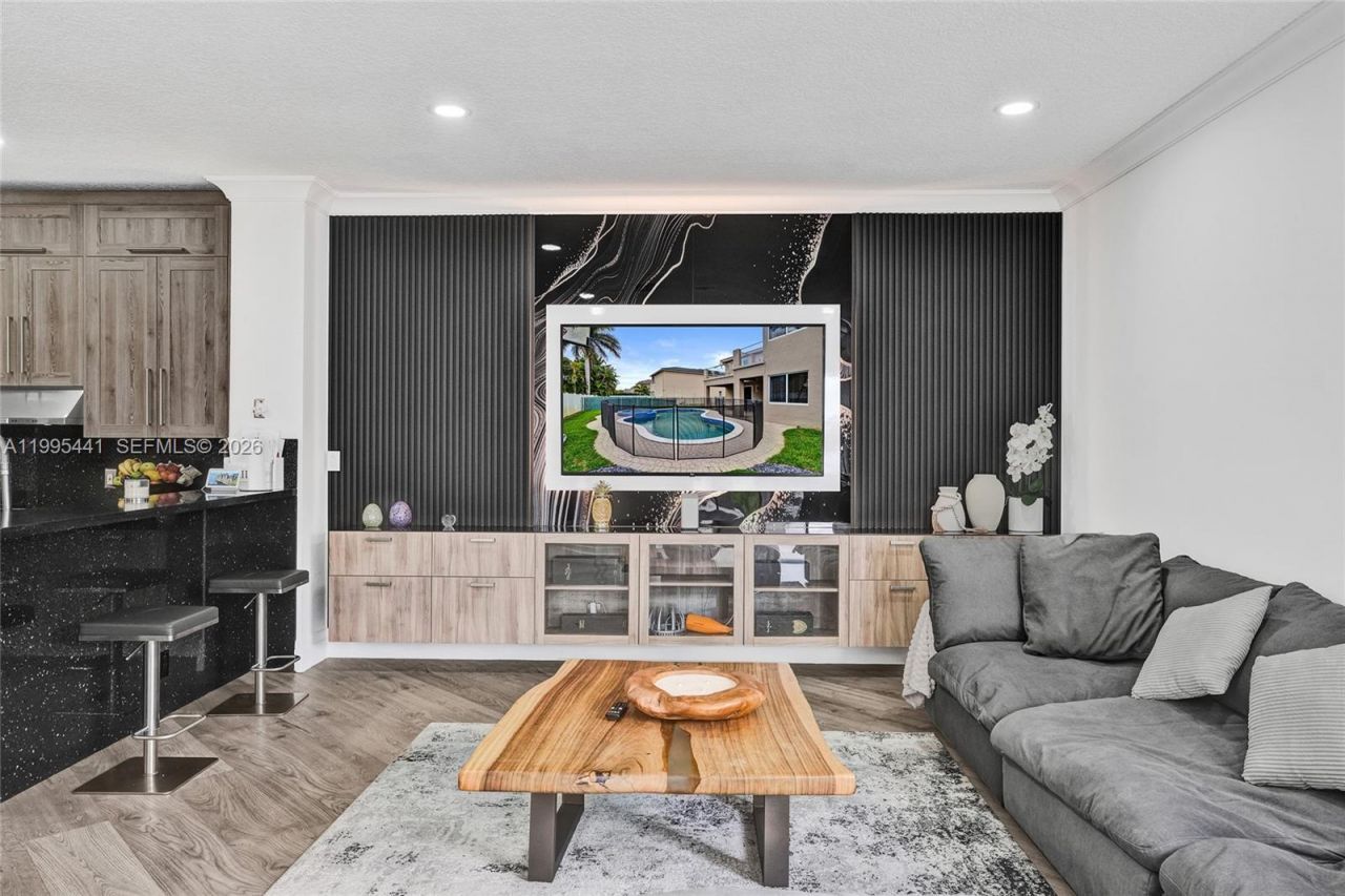 16180 SW 14th St, Pembroke Pines, FL 33027 Photo