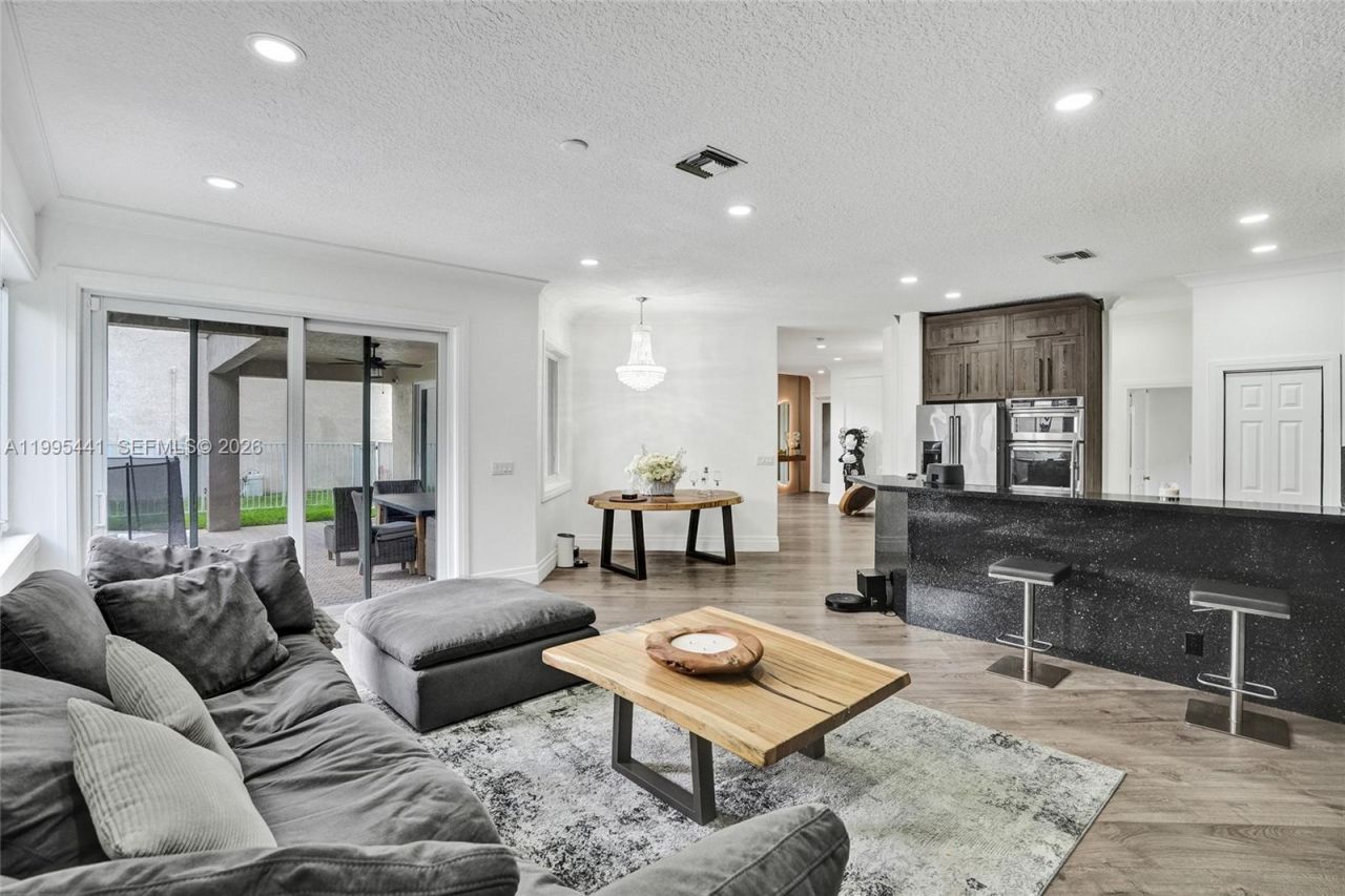 16180 SW 14th St, Pembroke Pines, FL 33027 Photo