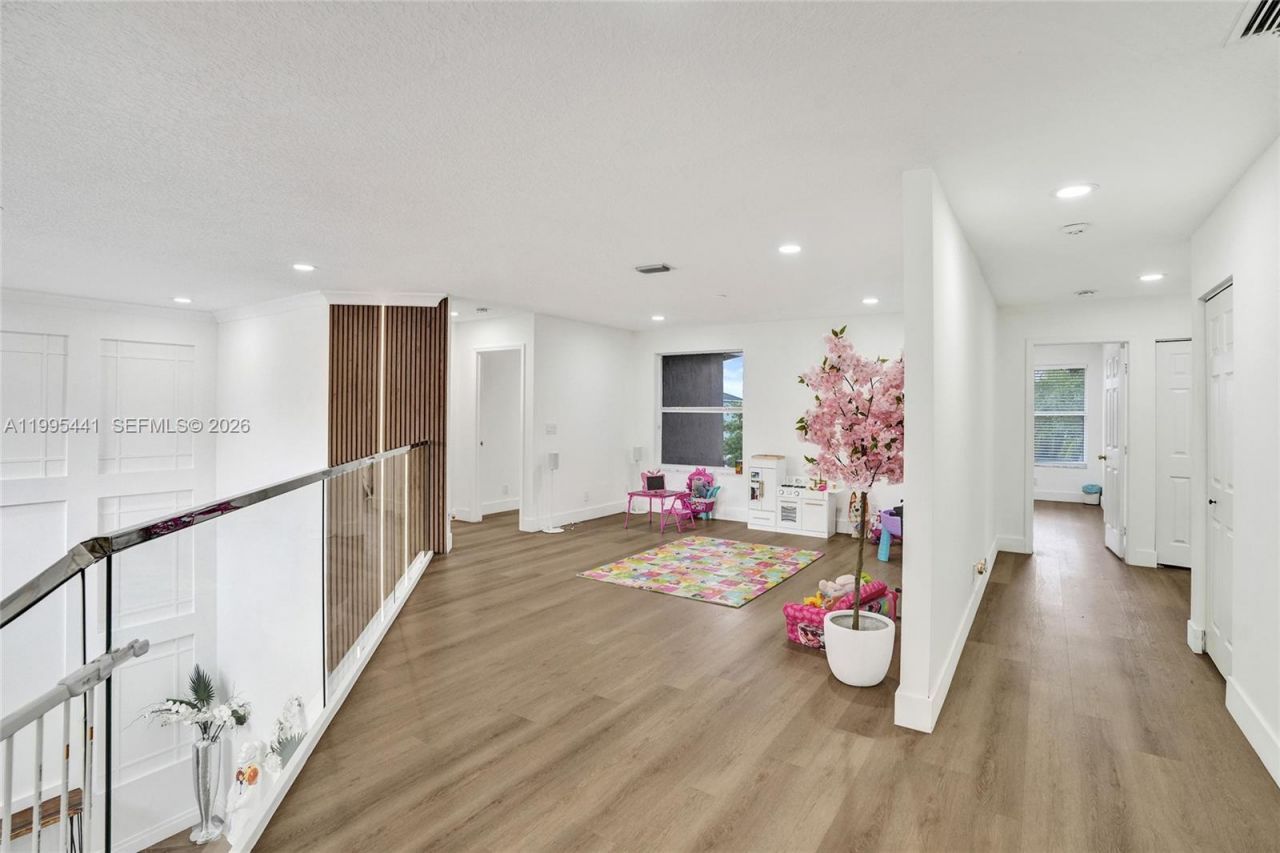 16180 SW 14th St, Pembroke Pines, FL 33027 Photo