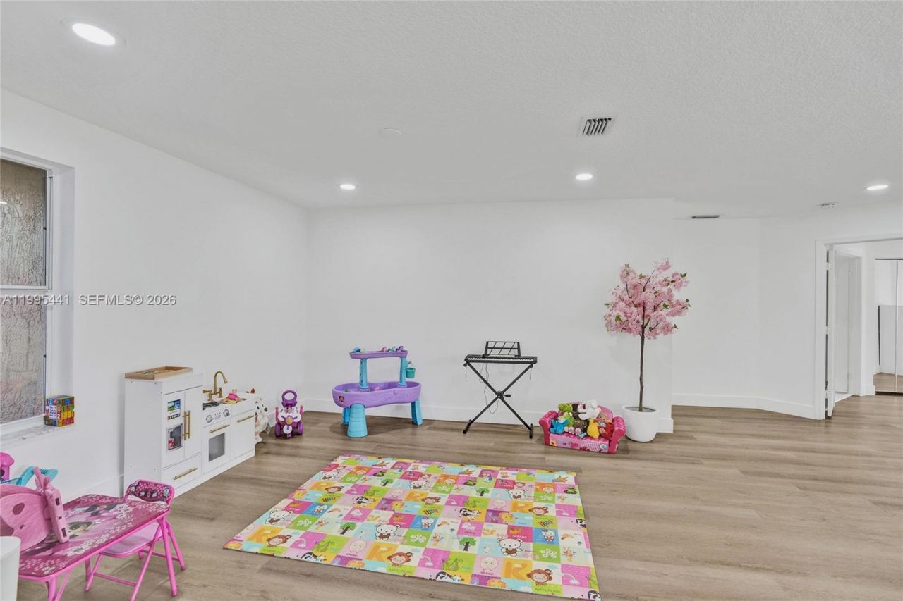 16180 SW 14th St, Pembroke Pines, FL 33027 Photo