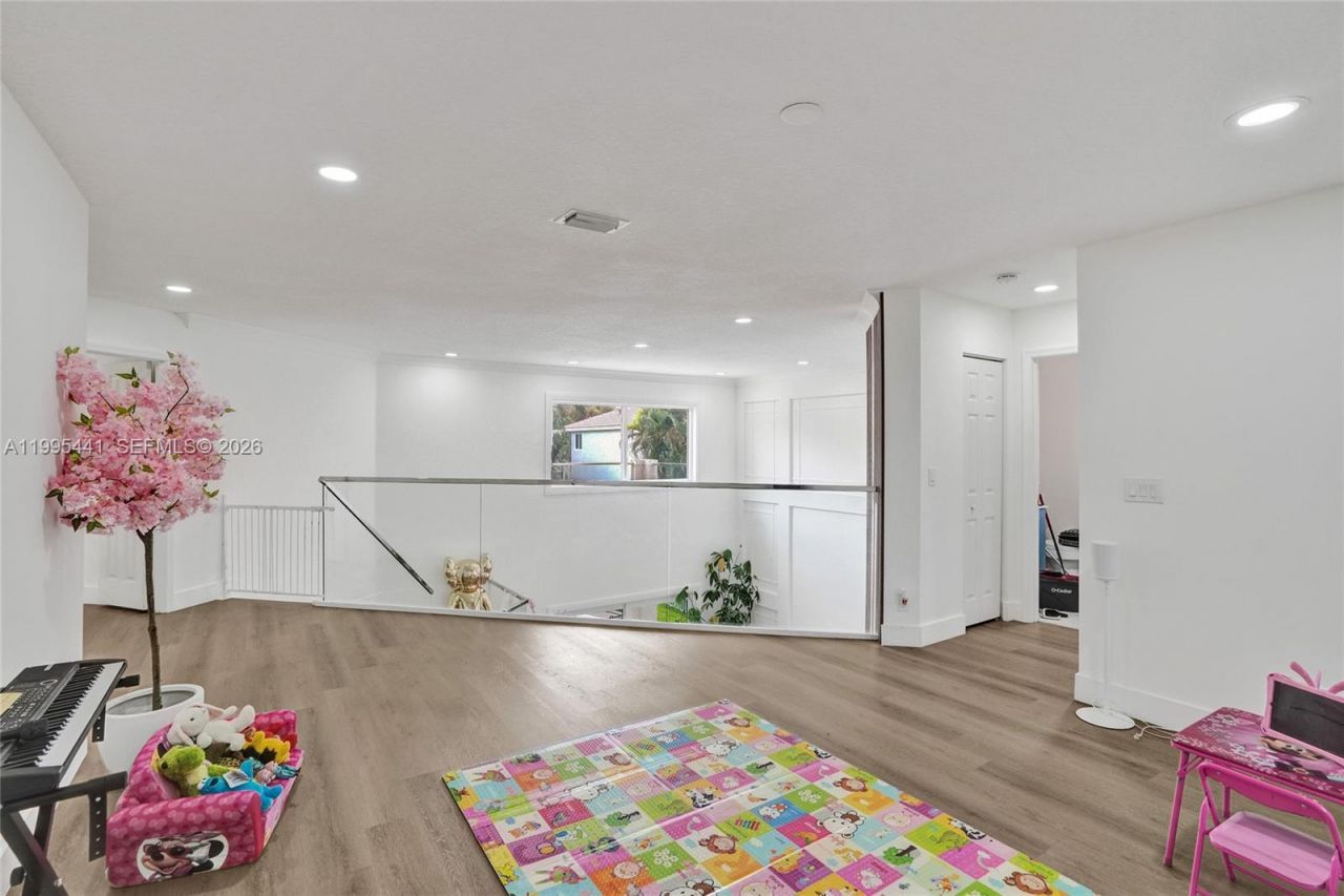 16180 SW 14th St, Pembroke Pines, FL 33027 Photo