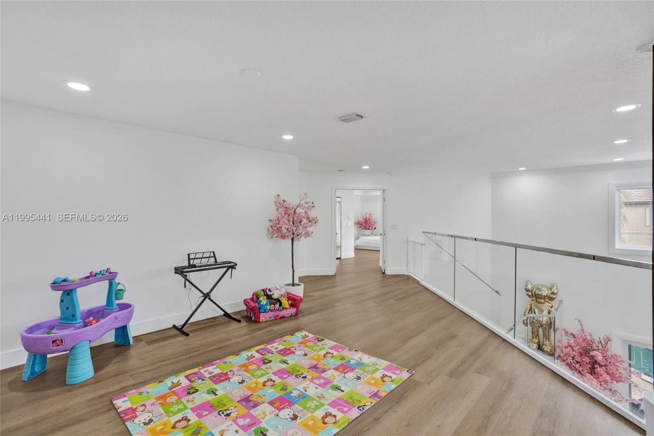 16180 SW 14th St, Pembroke Pines, FL 33027 Photo