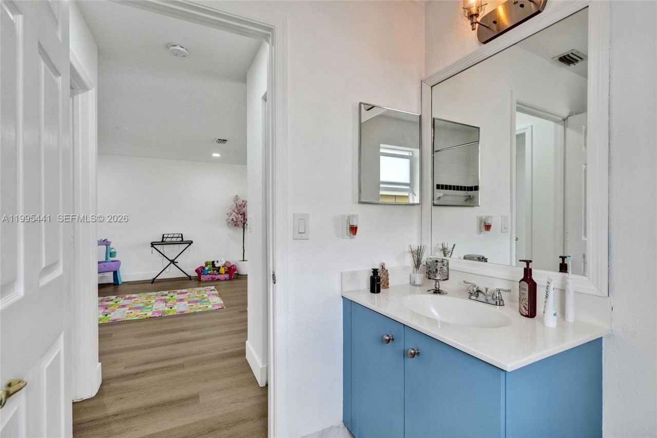 16180 SW 14th St, Pembroke Pines, FL 33027 Photo